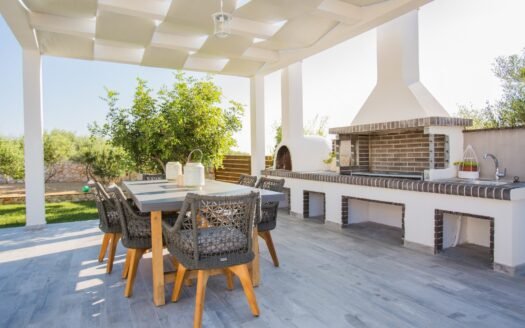 Stone villa overlooking the port of Agios Nikolaos port