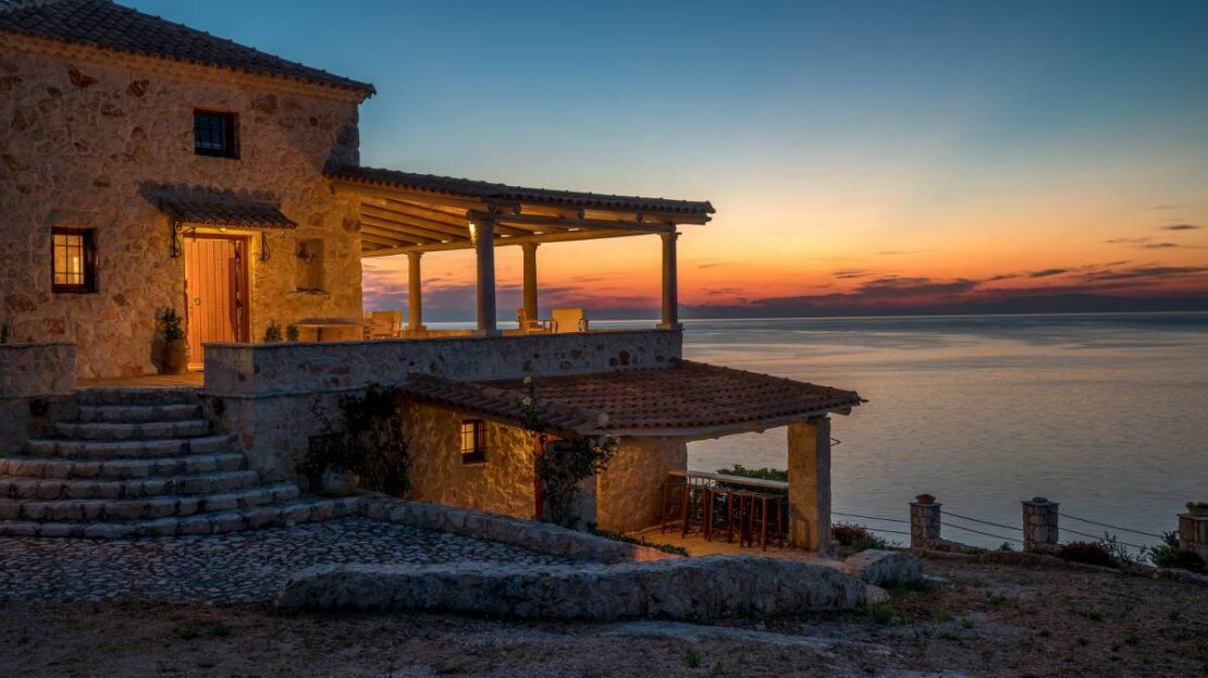 Absolutely stunning villa directly above the Blue Caves with private beach access