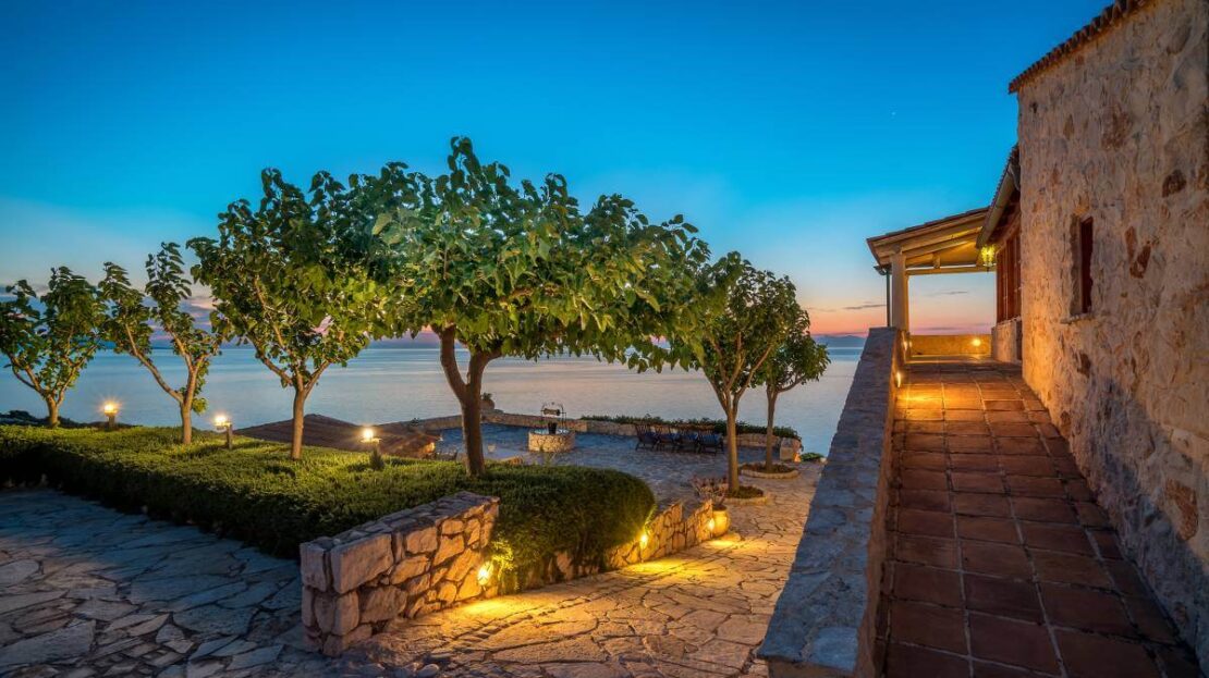 Absolutely stunning villa directly above the Blue Caves with private beach access