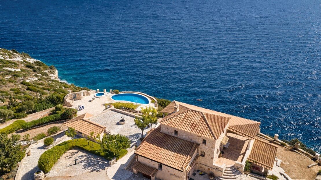 Absolutely stunning villa directly above the Blue Caves with private beach access