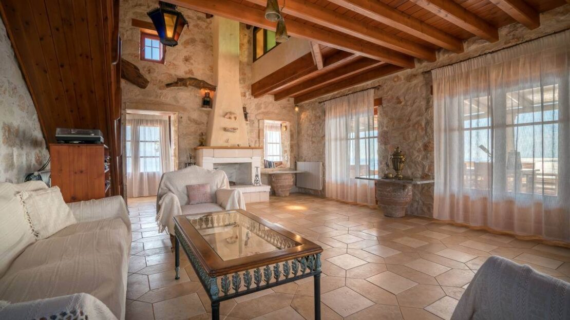 Absolutely stunning villa directly above the Blue Caves with private beach access