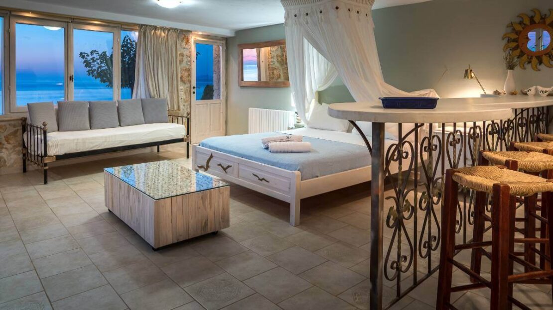 Absolutely stunning villa directly above the Blue Caves with private beach access