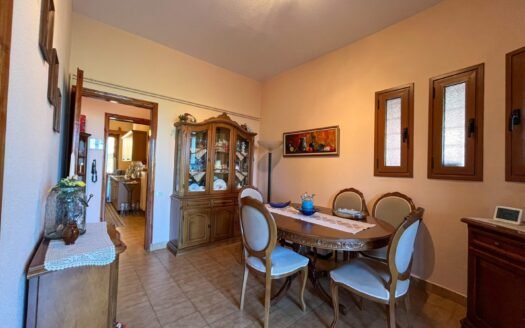 3 Bedroom property with beautiful grounds