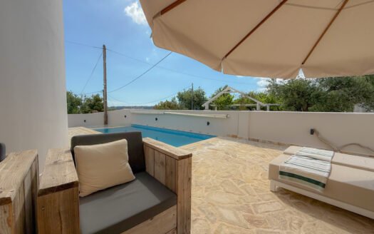 Beautifully renovated sea view property in Planos