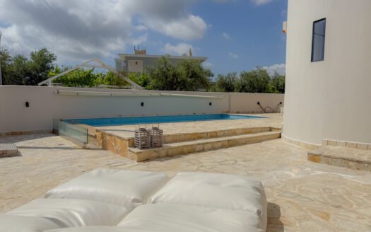 Beautifully renovated sea view property in Planos