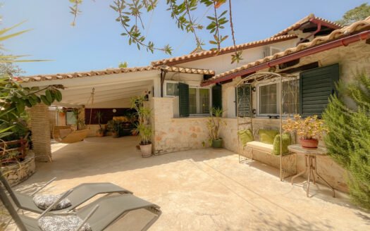 Delightful stone cottage house with beautiful gardens in residential Zakynthos – Close to the sea