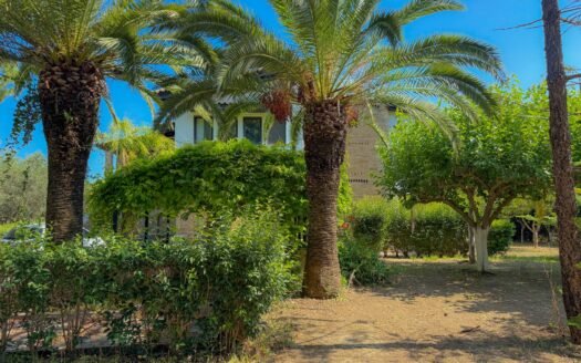 Majestic Villa with stunning grounds and sea view