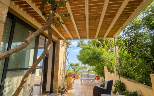Modern 3-Bedroom Residence with Private Sea Access near Makri Gialos
