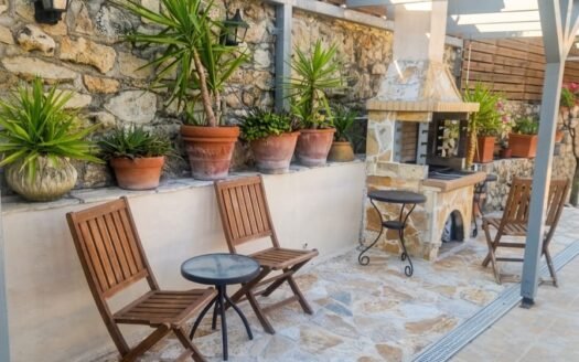 Charming Mediterranean Bungalow with Private Pool & Sea View Terrace – Kypseli
