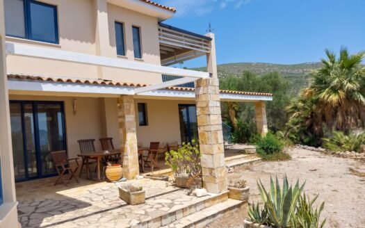 Sea View Villa with Pool and Excellent Investment Potential – Keri Lake