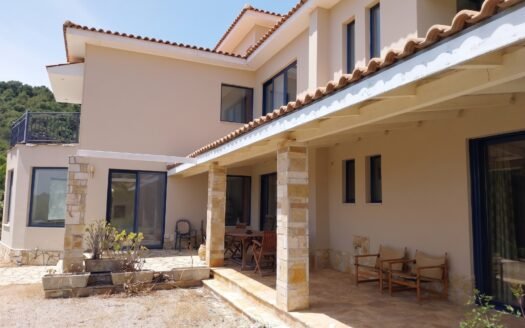 Sea View Villa with Pool and Excellent Investment Potential – Keri Lake