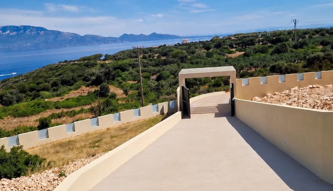 Ultra-Luxury Sea View Villa with Infinity Pool & Outdoor Bar – Agios Nikolaos